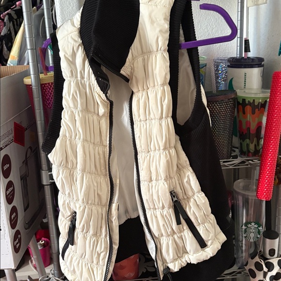 Calvin Klein zip up puffy vest - Picture 12 of 12